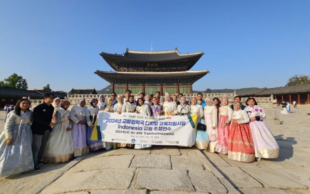 Guru SMPN 2 Plemahan Ikuti Workshop Internasional dan Kunjungan ke Korea Selatan
